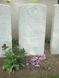 Bethune Town Cemetery - Fielding, John Henry Sellers