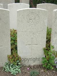 Bethune Town Cemetery - Findlay, Edward John