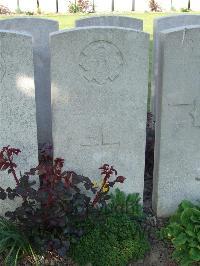 Bethune Town Cemetery - Fitzsimmons, R