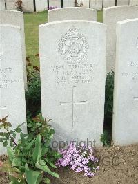 Bethune Town Cemetery - Flanders, J