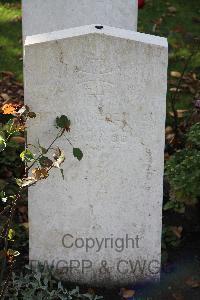 Bethune Town Cemetery - Frenken, Johann