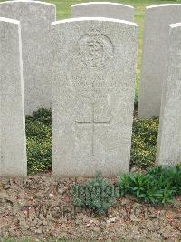 Bethune Town Cemetery - Friend, Ernest Willie