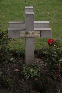 Bethune Town Cemetery - Gantelet, Leon