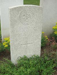 Bethune Town Cemetery - Gardiner, Archibald MacAlister