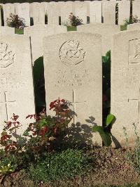 Bethune Town Cemetery - Gibbons, John George