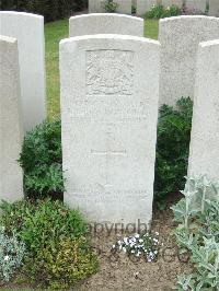 Bethune Town Cemetery - Gildea, Robert Austin