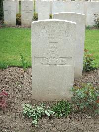 Bethune Town Cemetery - Gillett, Edward Francis