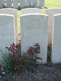 Bethune Town Cemetery - Goldsmith, S