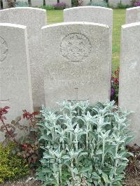 Bethune Town Cemetery - Graham, Albert