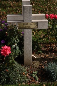 Bethune Town Cemetery - Granel, Louis