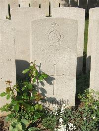 Bethune Town Cemetery - Green, George