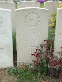 Bethune Town Cemetery - Green, W