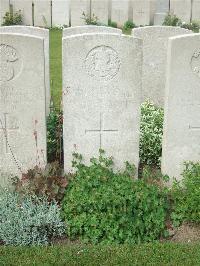 Bethune Town Cemetery - Greenshelds, Frank