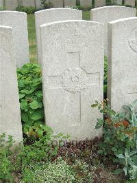 Bethune Town Cemetery - Hadley, E