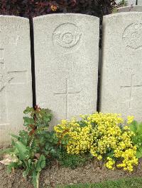 Bethune Town Cemetery - Hall, Harry