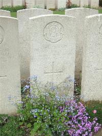 Bethune Town Cemetery - Hall, J