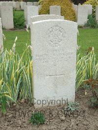 Bethune Town Cemetery - Hanewinkel, Ernest Eberhard