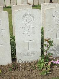 Bethune Town Cemetery - Hare, Arthur