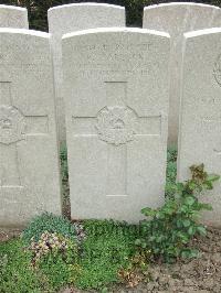 Bethune Town Cemetery - Harlock, R