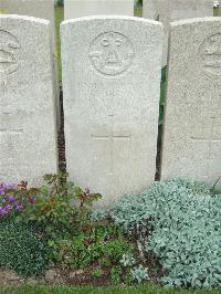 Bethune Town Cemetery - Harris, E