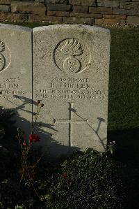 Bois-Carre Military Cemetery Haisnes - Chicken, Reginald