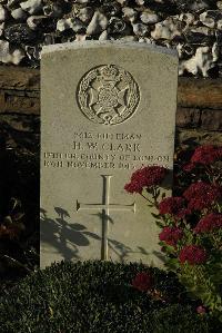 Bois-Carre Military Cemetery Haisnes - Clark, Henry William