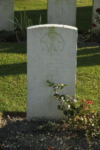 Bois-Carre Military Cemetery Haisnes - Comer, P