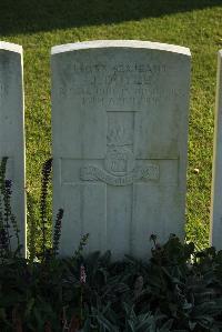 Bois-Carre Military Cemetery Haisnes - Doyle, J