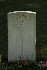 Bois-Carre Military Cemetery Haisnes - Eves, Oscar