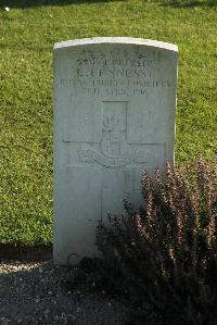 Bois-Carre Military Cemetery Haisnes - Fennessy, C