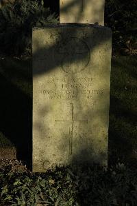 Bois-Carre Military Cemetery Haisnes - Hogan, T