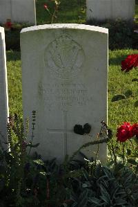 Bois-Carre Military Cemetery Haisnes - Larmour, D