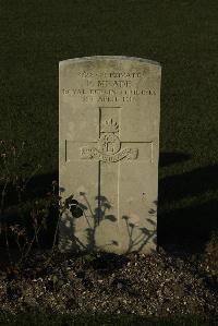 Bois-Carre Military Cemetery Haisnes - Meade, P