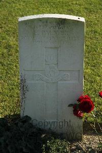 Bois-Carre Military Cemetery Haisnes - Palmer, Edward