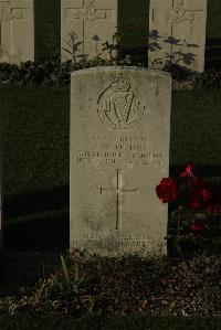 Bois-Carre Military Cemetery Haisnes - Quinn, James William