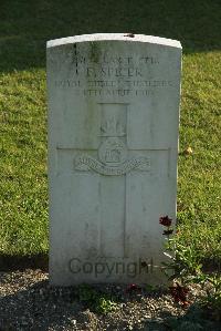 Bois-Carre Military Cemetery Haisnes - Spicer, F