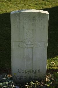 Bois-Carre Military Cemetery Haisnes - Turner, W H N