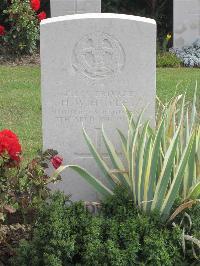 Fosse No.10 Communal Cemetery Extension Sains-En-Gohelle - Hutley, Henry Walter