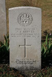 St. Sever Cemetery Rouen - Bettles, Arthur Edward