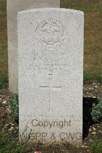 St. Sever Cemetery Rouen - Britton, Ernest Joseph