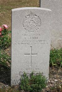 St. Sever Cemetery Rouen - Cliffe, Archibald