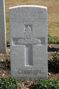 St. Sever Cemetery Rouen - Davenport, Reginald George