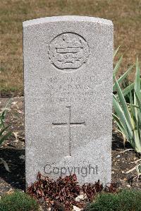 St. Sever Cemetery Rouen - Davis, Walter Ernest