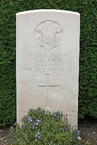 St. Sever Cemetery Rouen - Field, Reginald George