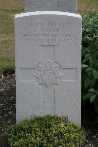 St. Sever Cemetery Rouen - Flower, T