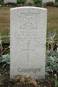 St. Sever Cemetery Rouen - Hillier, Ernest William