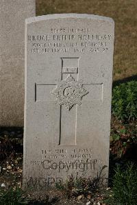 St. Sever Cemetery Rouen - Holliday, Bruce Philip