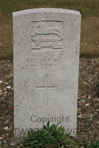 St. Sever Cemetery Rouen - Holt, Richard