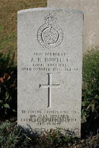 St. Sever Cemetery Rouen - Howlett, Alfred Henry