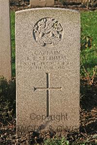 Photograph Of The Final Resting Place Of Steinman, B P - The War Graves ...